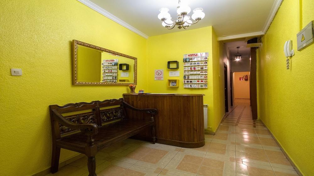 Hotel Ch Bueno à Madrid Extérieur photo