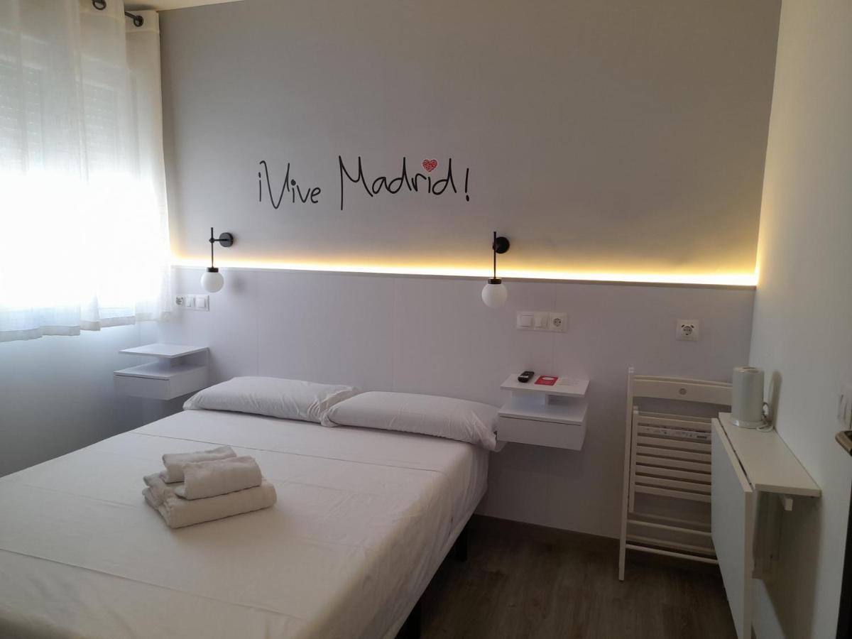 Hotel Ch Bueno à Madrid Extérieur photo