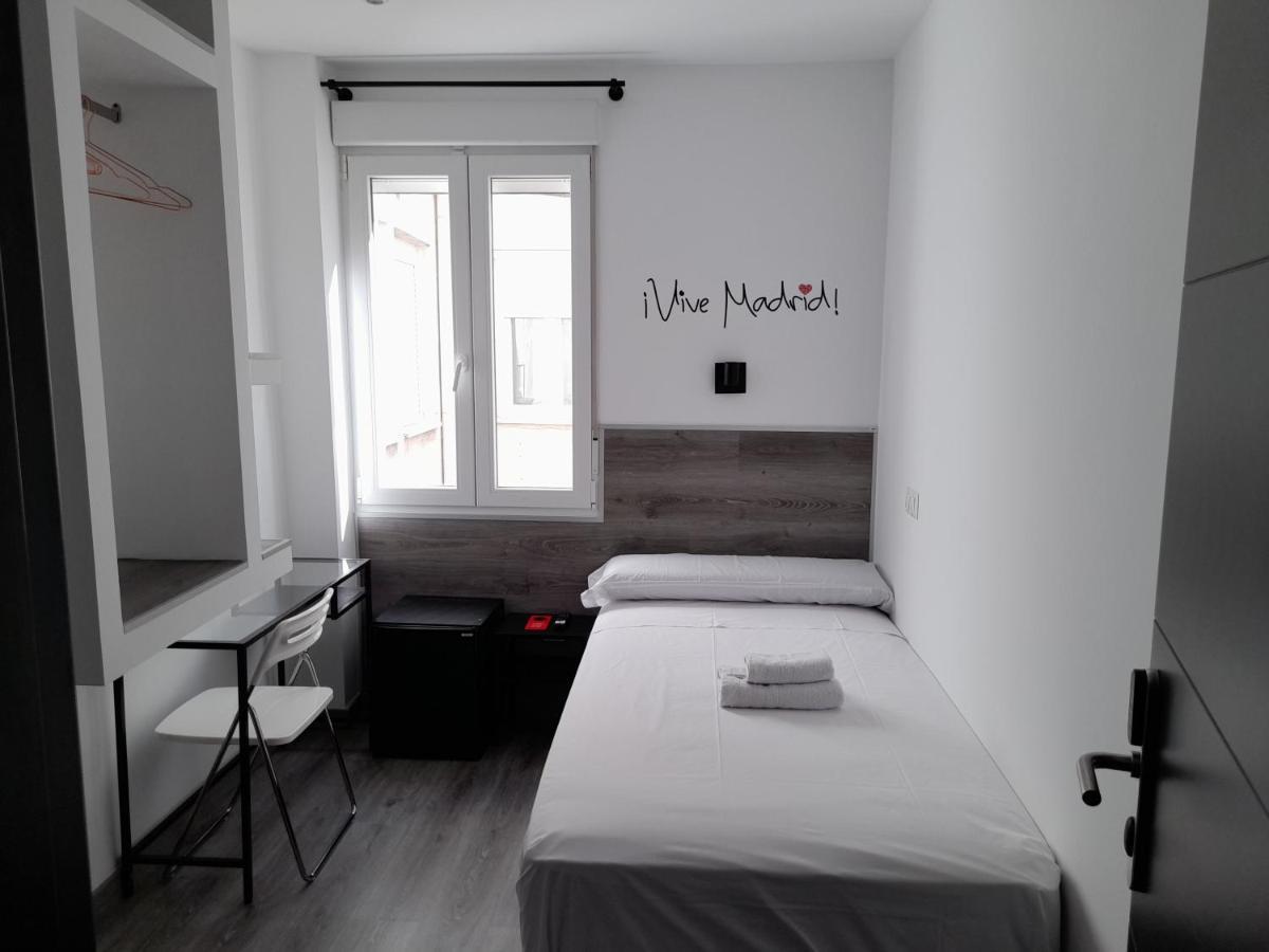 Hotel Ch Bueno à Madrid Extérieur photo