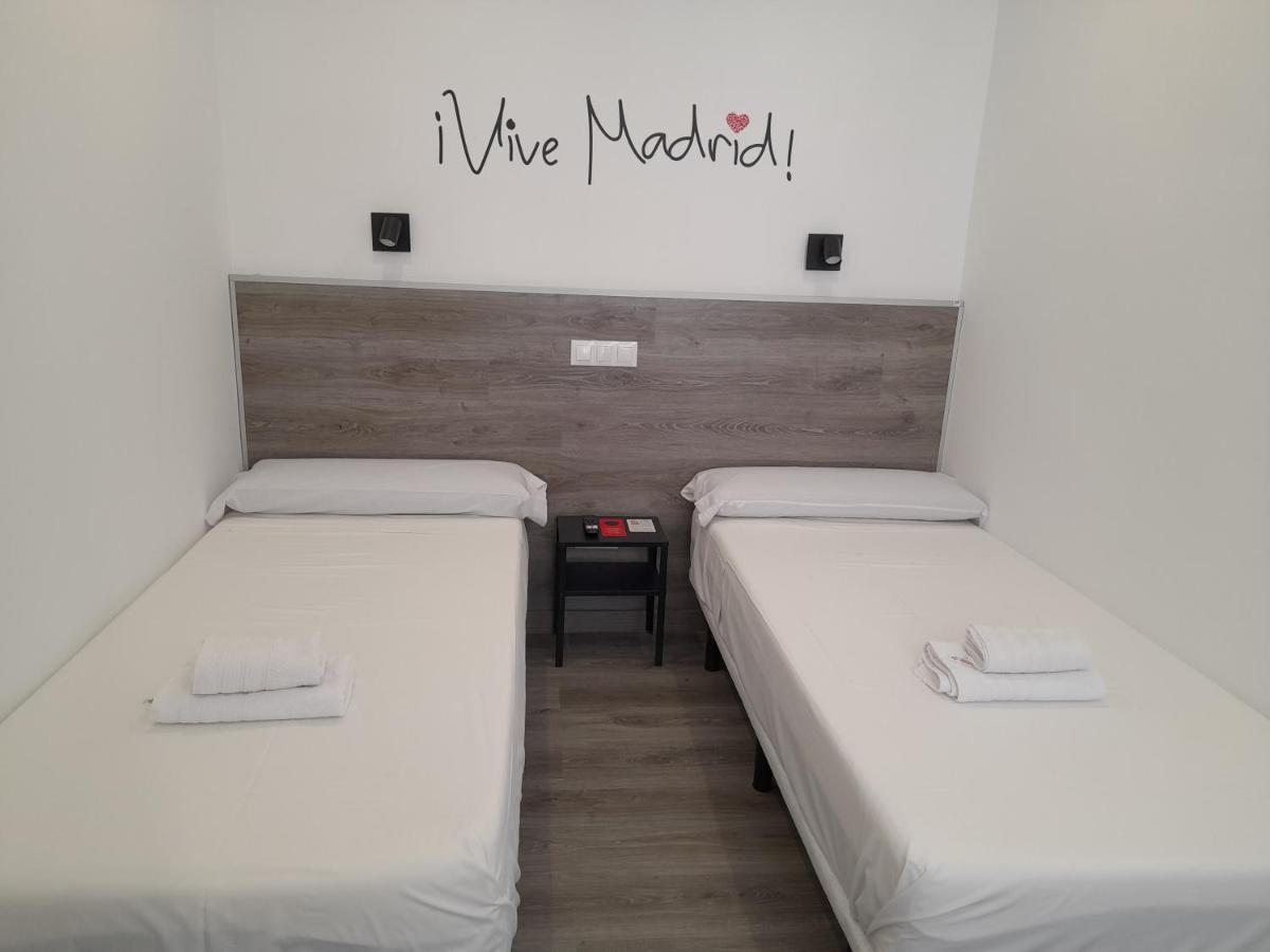 Hotel Ch Bueno à Madrid Extérieur photo